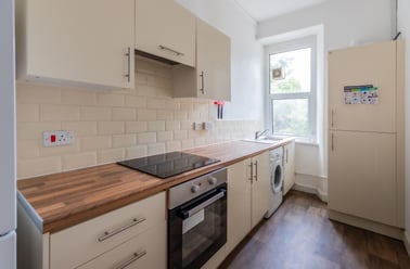 East Grove, Plasnewydd, Cardiff - Image 3